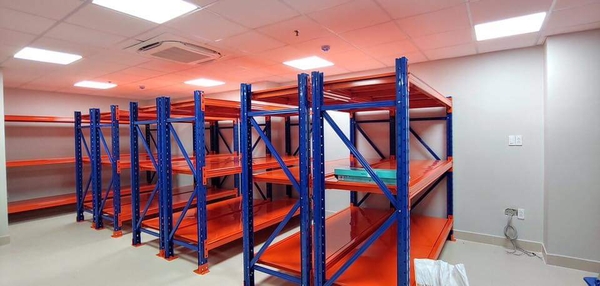 3-tier medium-duty rack