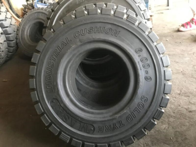 Masai forklift tire