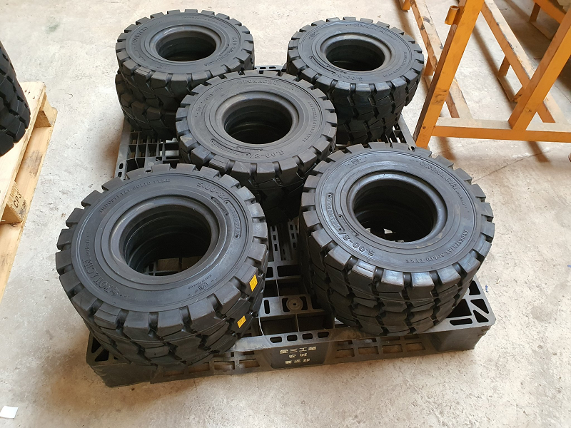 Phoenix forklift tire