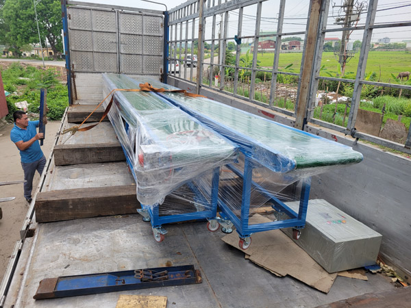 Z-shaped conveyor