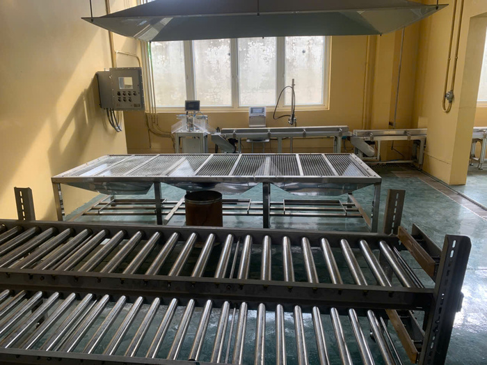 Liquid filling line