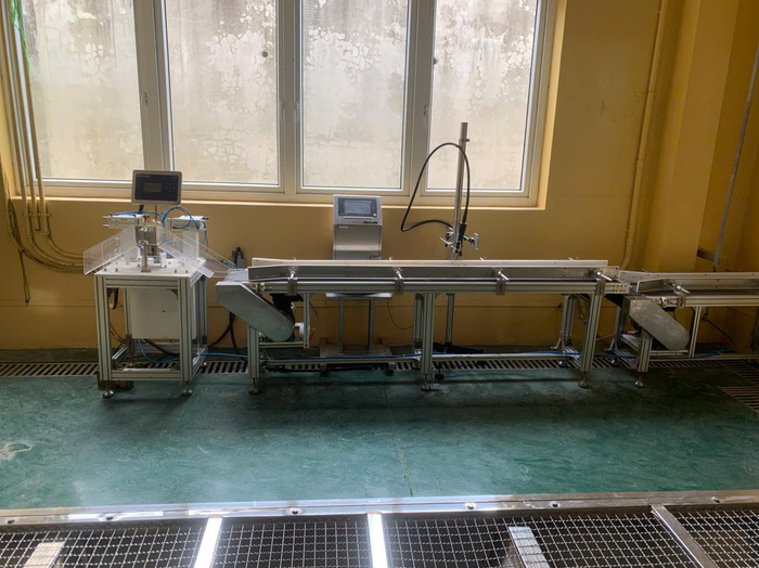 Liquid filling line