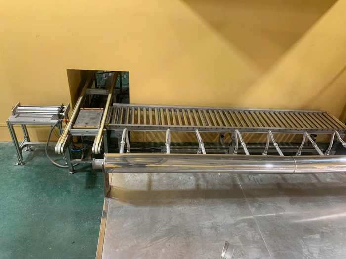 Liquid filling line