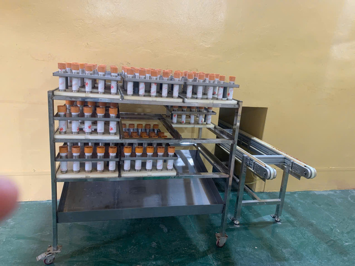 Liquid filling line