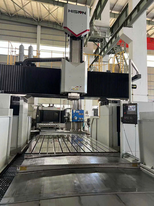 Large-scale CNC milling machine