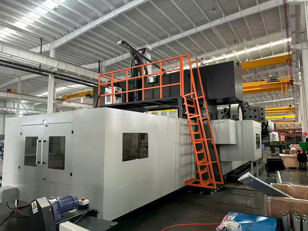 Large-scale CNC milling machine