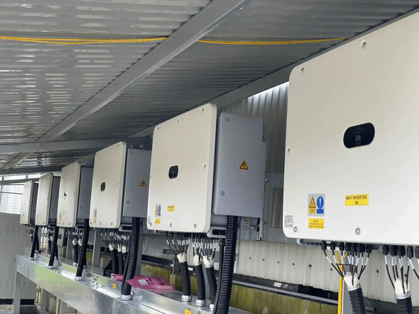 Industrial hybrid solar power systems with lithium energy storage