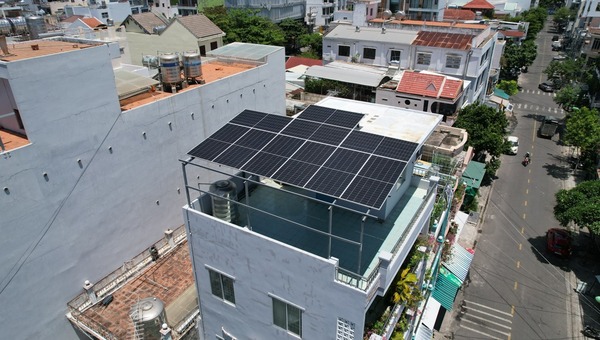 Hybrid solar power system for Nghia Thanh Watch Shop