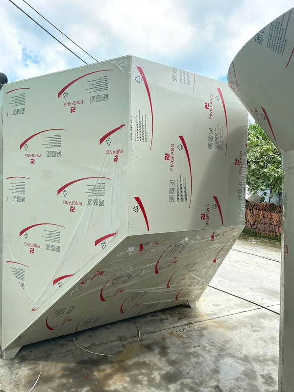 Chemical Storage Tanks & Containers
