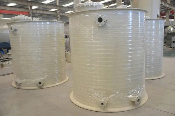 Chemical Storage Tanks & Containers