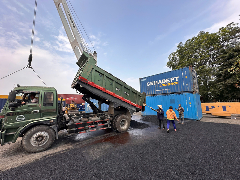 Hot mix asphalt paving