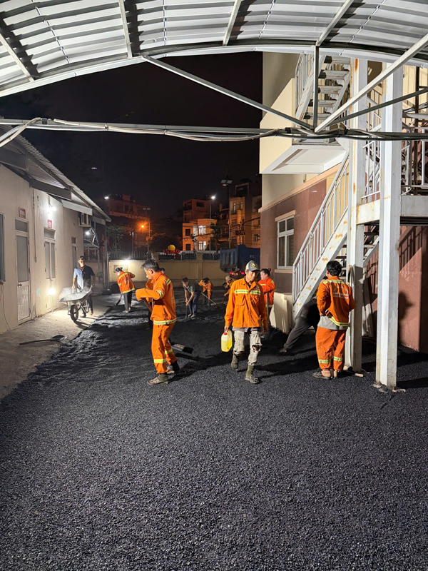 Hot mix asphalt paving
