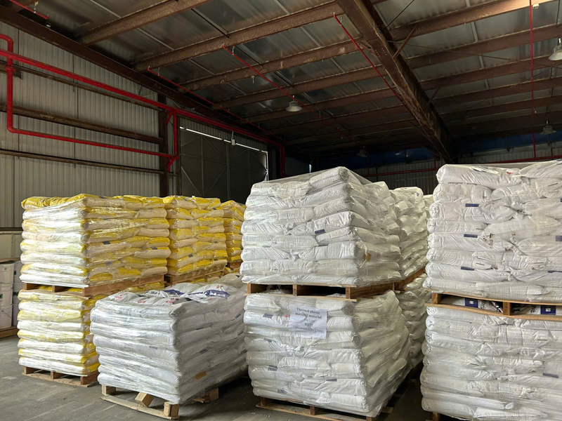 Reflective thermoplastic paint powder