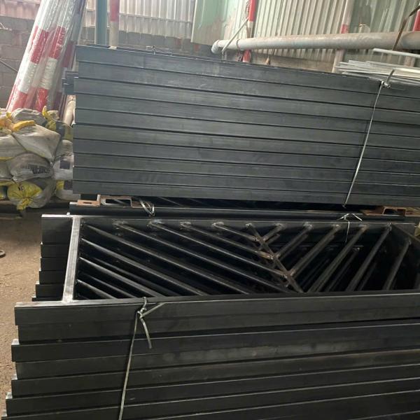 Traffic barrier