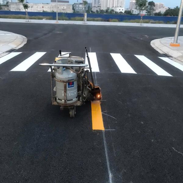 Road marking machine