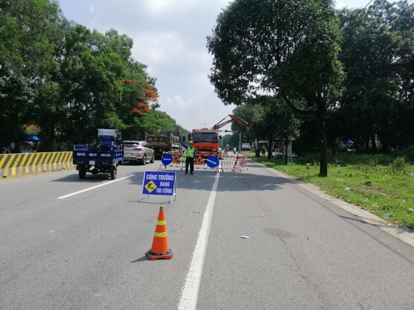 Construction and installation of traffic signs