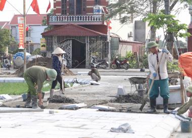 Sidewalk paving construction