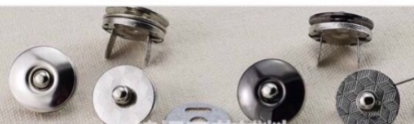 Snap fasteners