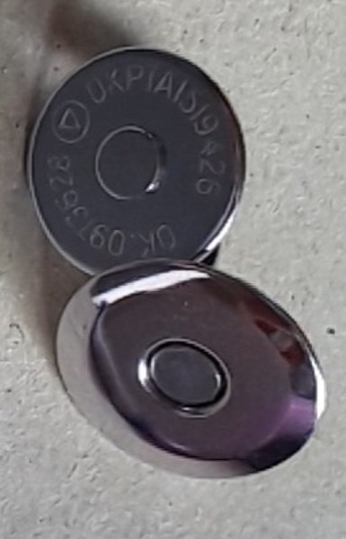 Snap fasteners