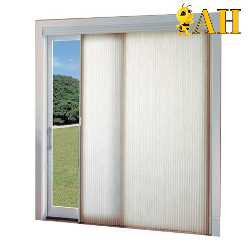Folding screen combined with honeycomb sun blocking curtain