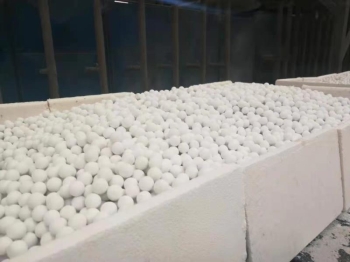 High-alumina grinding balls