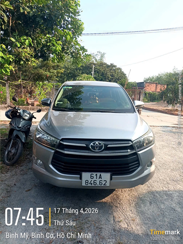 5-seater car rental