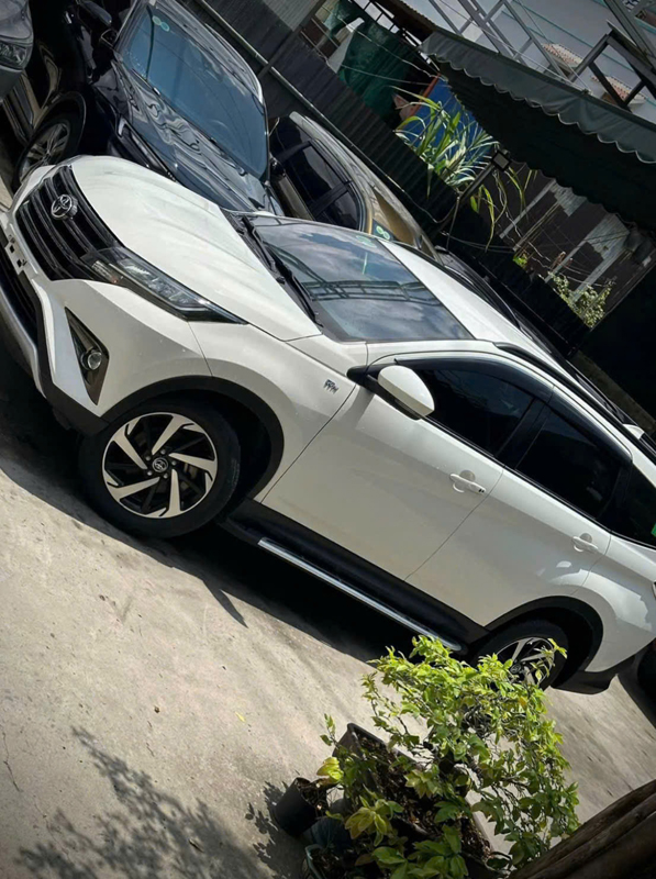 7-seater car rental