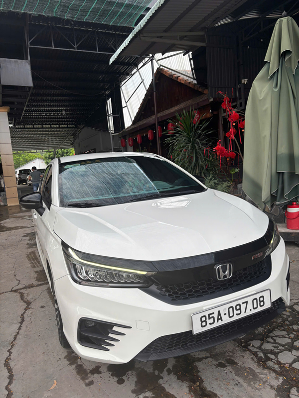 5-seater car rental