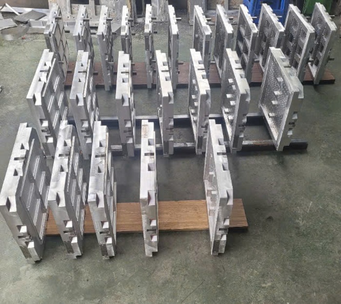 Pulp mold, pulp molding mold