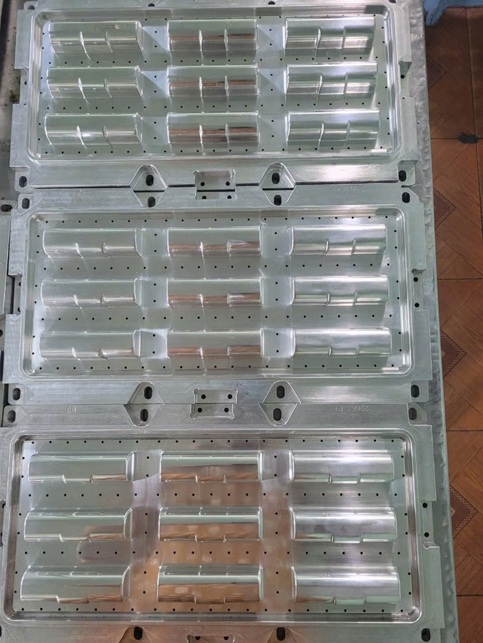 Pulp mold, pulp molding mold
