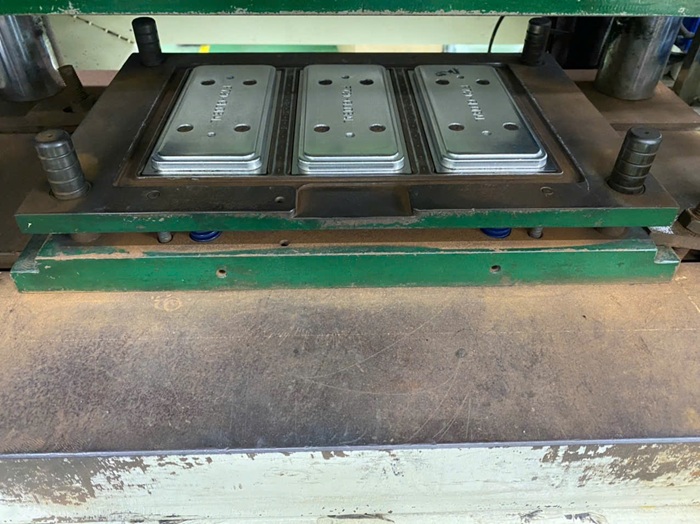 Stamping mold