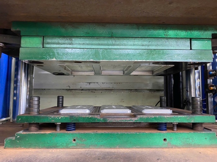 Stamping mold