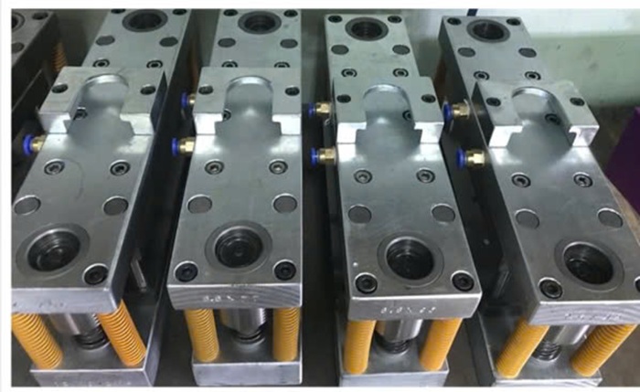 Stamping mold