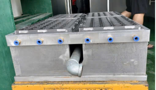 Vacuum formed plastic mold