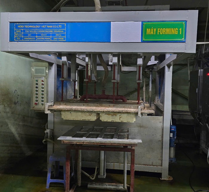 Paper tray forming machine