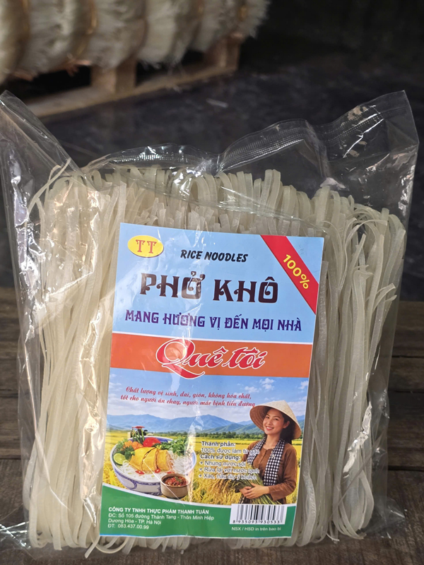 Dried pho rice noodles
