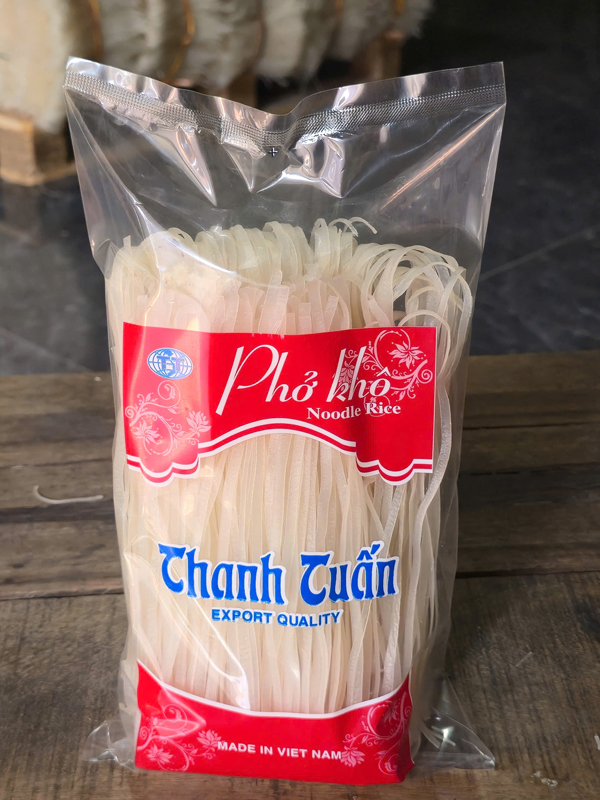 Dried pho rice noodles